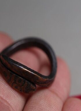 藏式民族风雕蛇形戒指男女同款小众设计极简高级感情侣指环礼物