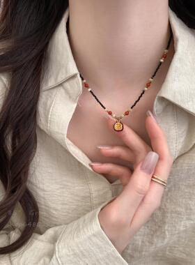 夜石榴吊坠项炼女串珠锁骨炼美拉德覆古毛衣炼高级感轻奢小众配饰