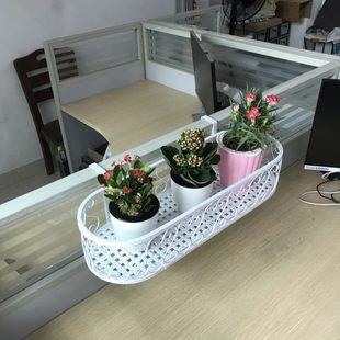 办公室隔板悬挂绿萝花架办公桌屏风文件收纳挂篮桌面多肉置物架