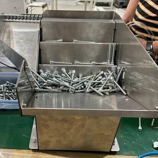 提升上料机 推板机 阶梯上料 爬坡上料机 背料机 机械手取料