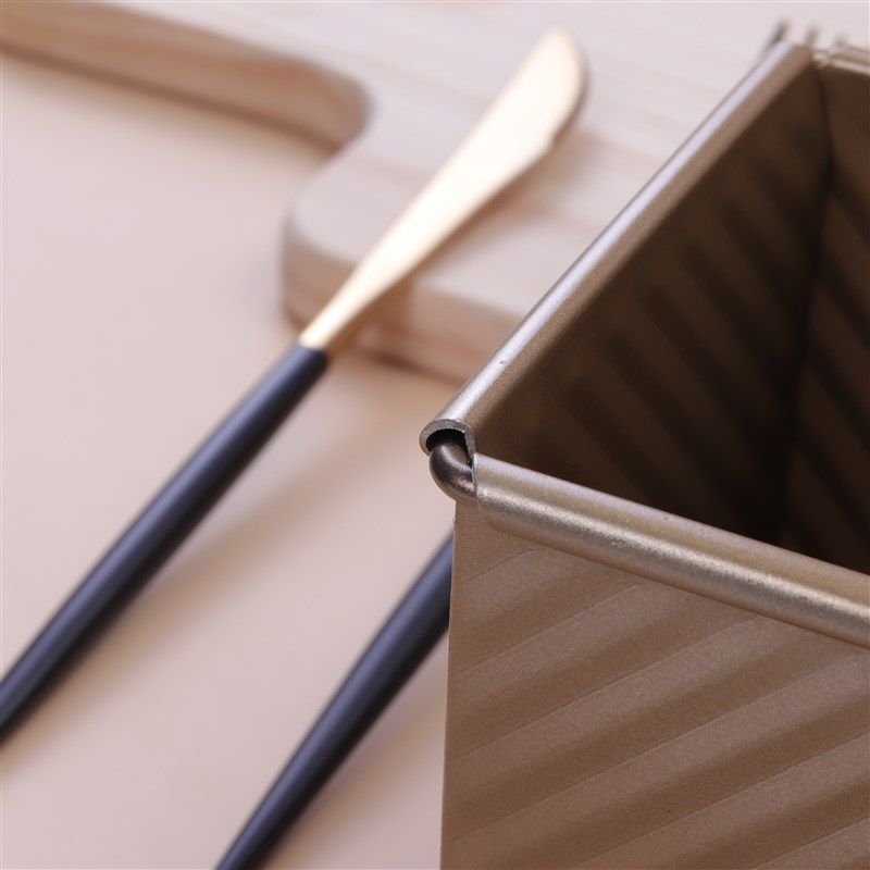 金色不沾波纹土司模具吐司盒450g带盖面包模子烤箱用烘焙模具家用