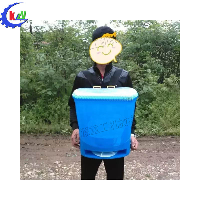 小型电动施肥撒肥机 鱼塘养鱼饲料撒播机 23型背负式家用撒肥器