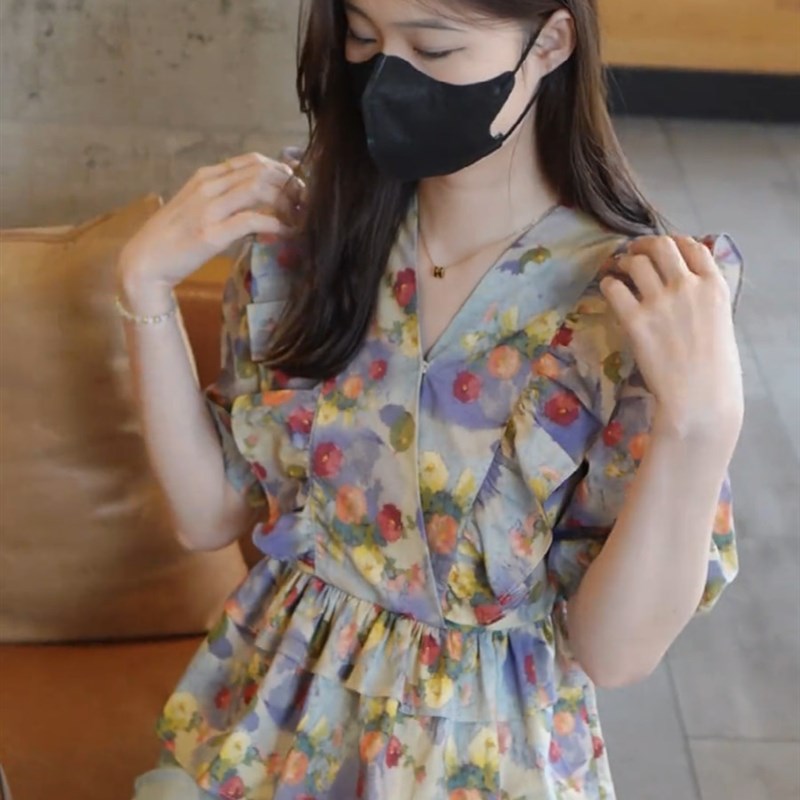 温柔风甜美荷叶边短袖碎花衬衫女夏季法式小众气质显瘦娃娃衫上衣