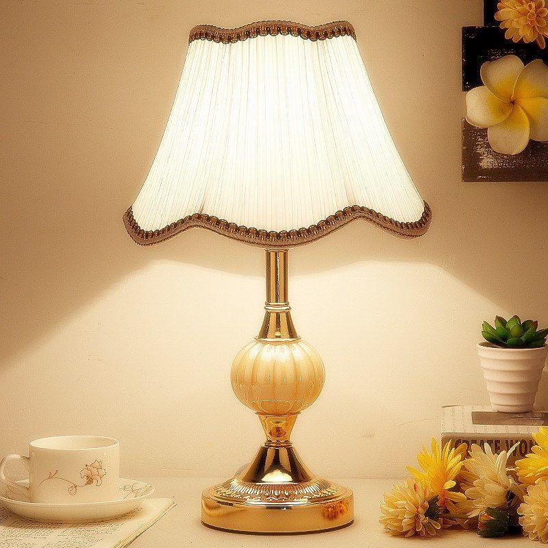 2024年新款卧室床头台灯轻奢高级感欧式台灯女孩卧室插电式床头灯