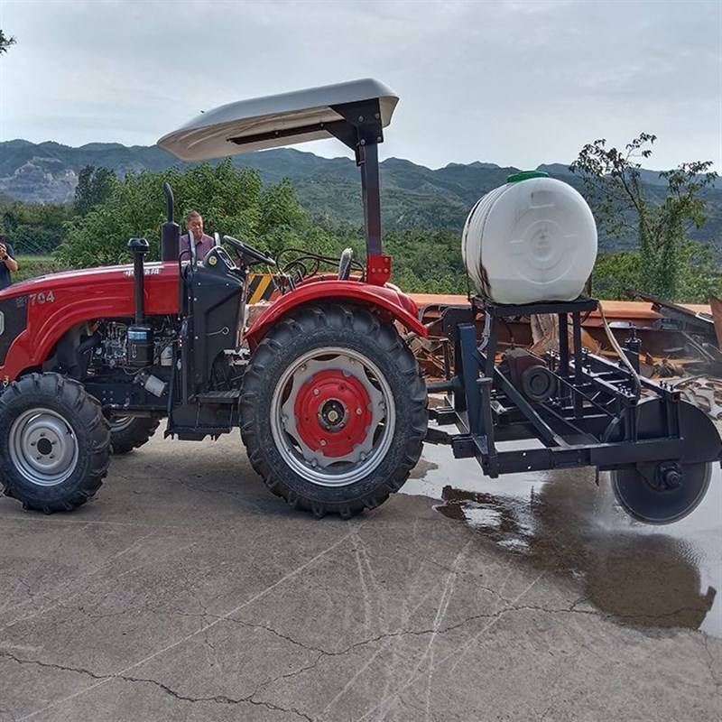 拖拉机带锯片路面切割机全自动道马路切缝机多工能路面开槽机