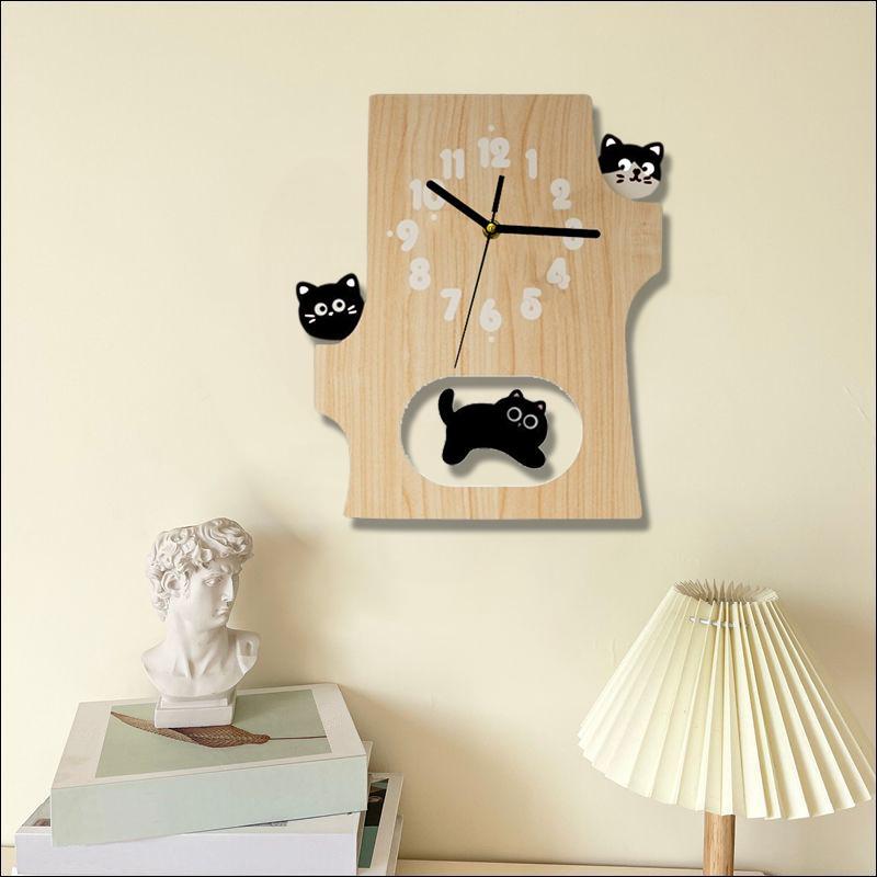 卡通树洞猫咪摇摆钟顽皮可爱猫式挂钟房间客厅卧室装饰温馨挂件