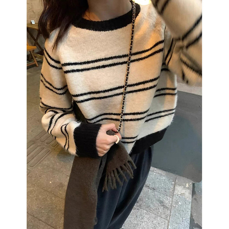 浣熊绒软糯套头短款条纹毛衣女秋冬冬季加厚内搭小个子打底针织衫