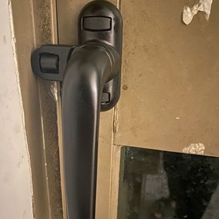 型铝合金内门窗锁扣执手外窗户搭扣加厚钢窗拉手七字执手锁