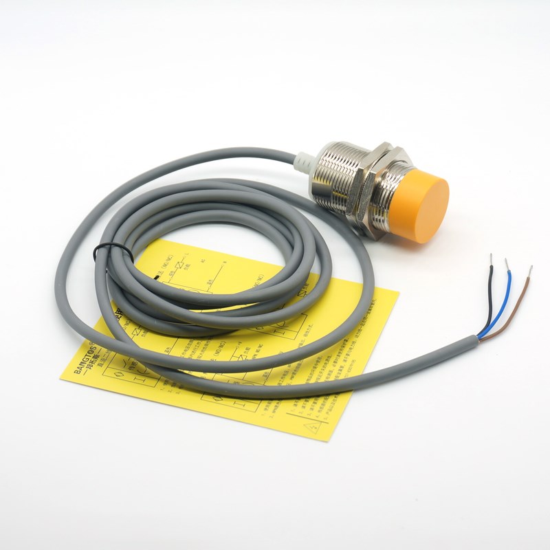 M邦拓斯接近关三线NN常DC2金属限位感应传感器5NO