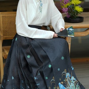 无衣饮羽【翠笙】明制汉服暗纹翠鸟鸢尾仿妆花螺钿马面裙2025新款