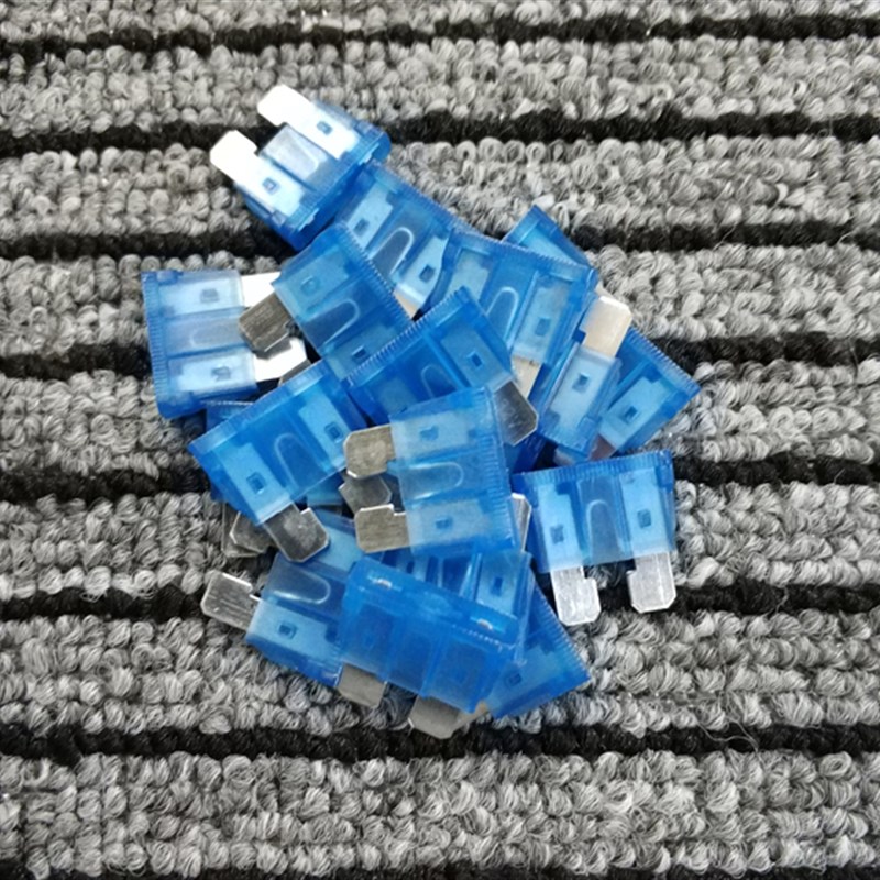 摩托车电动车踏板车保险丝插片15A保险丝12-36V通用保险插片