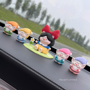 新款 饰用品 爱猪猪公汽车车内饰品解压车载香薰中控台车装