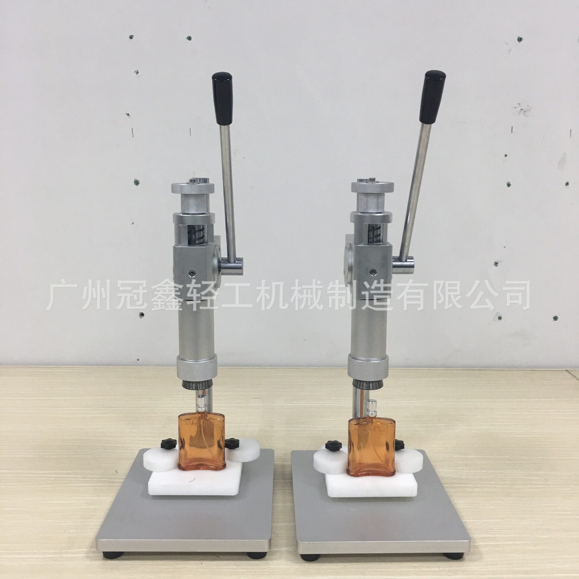 手动香水扎盖机封口机 香水喷头锁口机 喷剂瓶抓口机 轧盖机