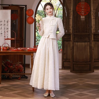 香槟色新中式伴娘服2024新款冬季长袖秀禾裙大码姐妹服伴娘团礼服