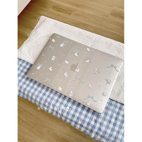 Kiki的白日梦/蓝色蝴蝶结星星兔子满天星亚克力MacBookproair保护壳保护套轻薄防磕碰pc材质M1M2新款防摔透气