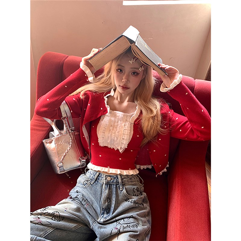 甜梨呆呆 漫感嗲精  秋冬新款宝石红波点毛针织开衫背心短裙套装