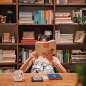 泊逸放式 书房桌书柜一体满墙书架多格子落地实木书架定制老榆木