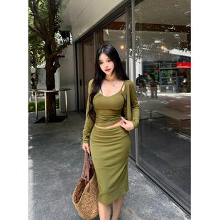 微辣不加冰 森柔美学 早秋时尚套装女带胸垫吊带长袖开衫包臀半裙