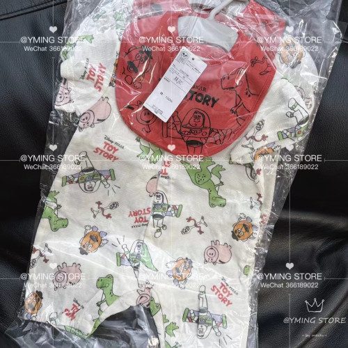 日单2件套 卡通玩具总动员可爱宝宝爬服 纯棉网眼连体衣围嘴套装