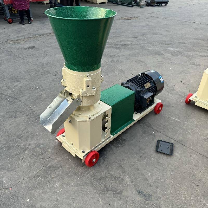 猪兔饲料颗粒机多功能鸡鸭饲料制粒机柴油家用电豆杆玉米造粒机