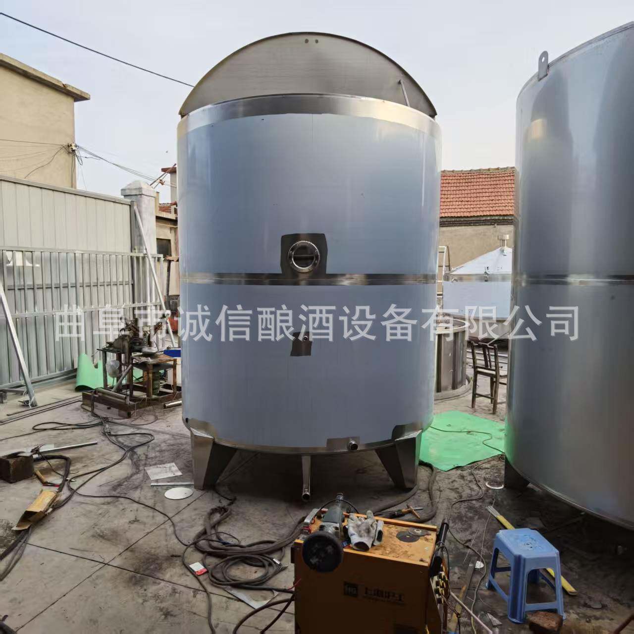 316不锈钢葡萄酒控温发酵罐水果酿酒密封罐食品级果酒发酵罐