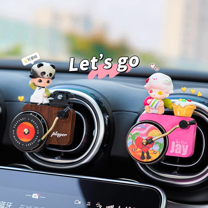 车载香薰可爱迷你玩偶创意唱片机摆件汽车空调出风口装饰车内饰品