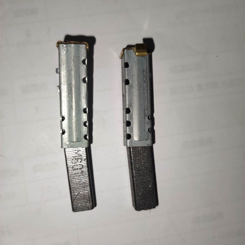 亿力6263吸尘器电机碳刷 适用HLX1000-GS-DL/HWX-DW-01L/V2Z-S24