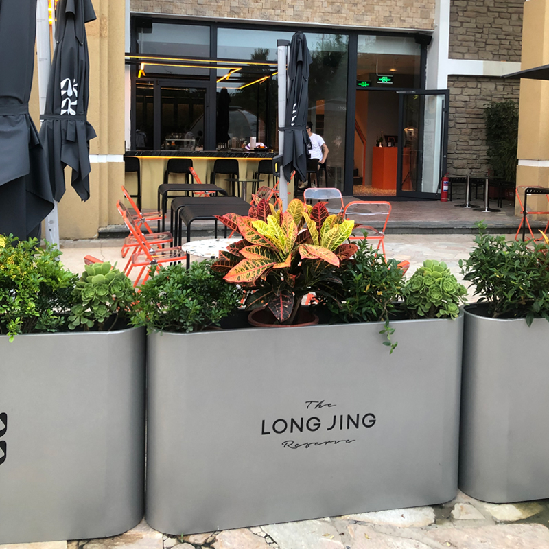 定制铁艺花箱户外种植花槽商业街广场售楼部外摆隔断围栏成品花坛