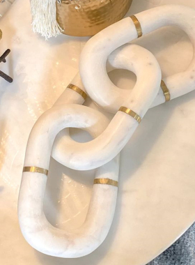 侘寂风黄洞石大理石家居书房卧室电视柜桌面书柜创意多环双环摆件