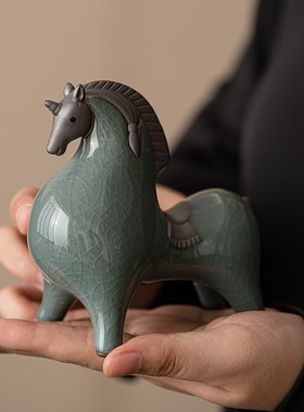 陶瓷唐马摆件小号招财客厅玄关酒柜桌面装饰品办公桌生肖摆设