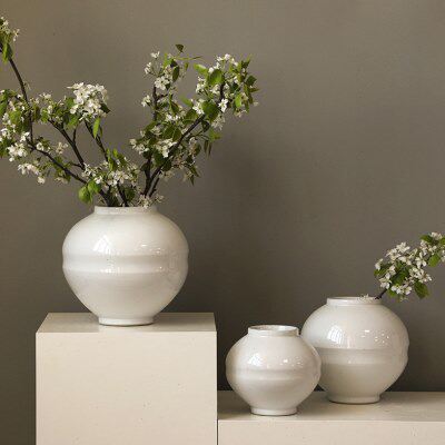 新中式白色陶瓷月亮罐花瓶插花手工圆球形粗陶摆件室内玄关书架装