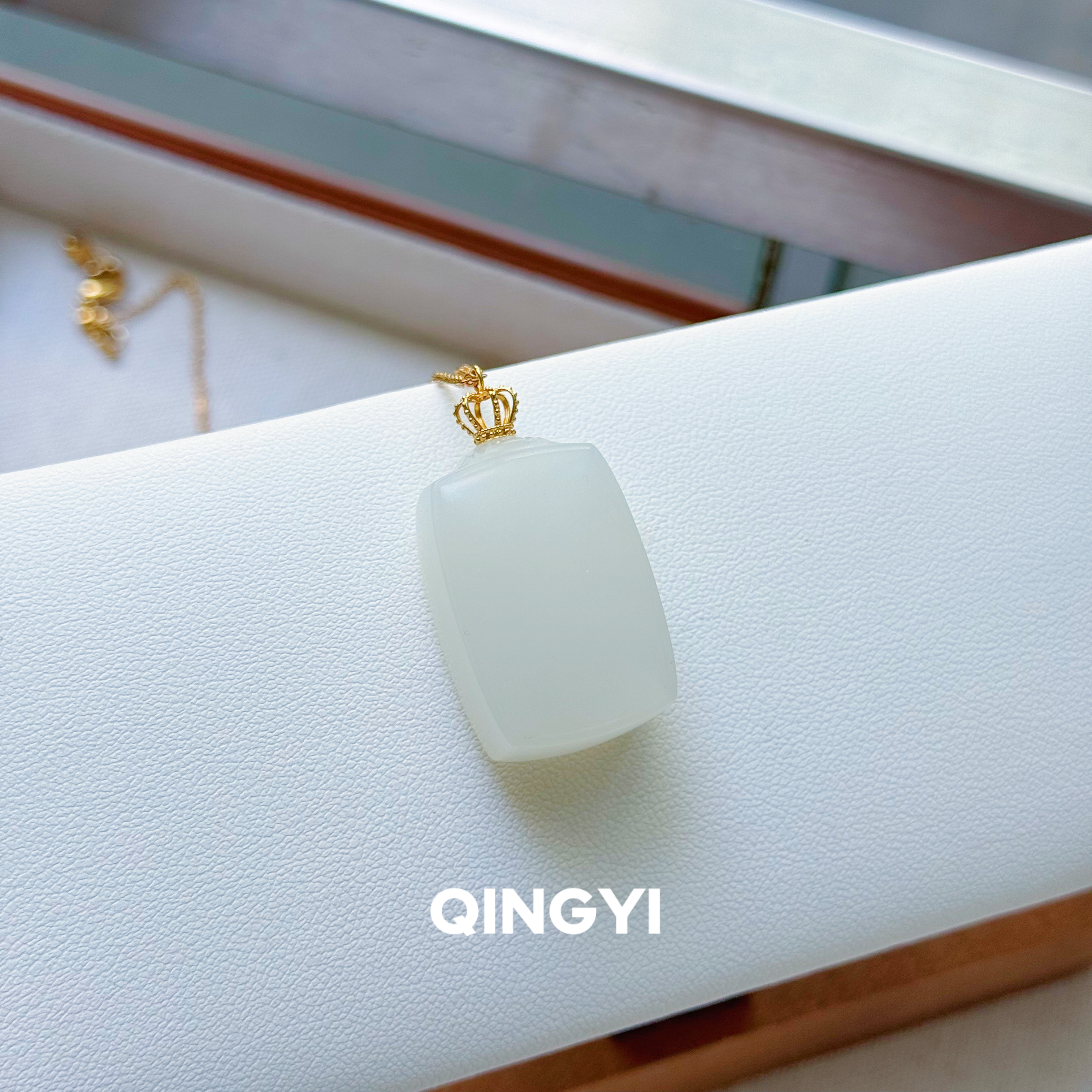 天然新疆和田玉羊脂玉平安无事牌吊坠18K金镶男女款玉石挂件玉坠