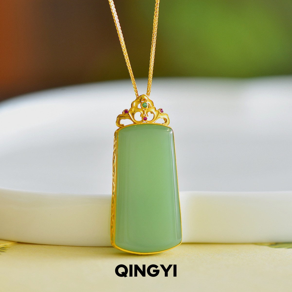 天然俄料和田玉碧玉平安无事牌吊坠18k金女款粉青玉石挂件送朋友