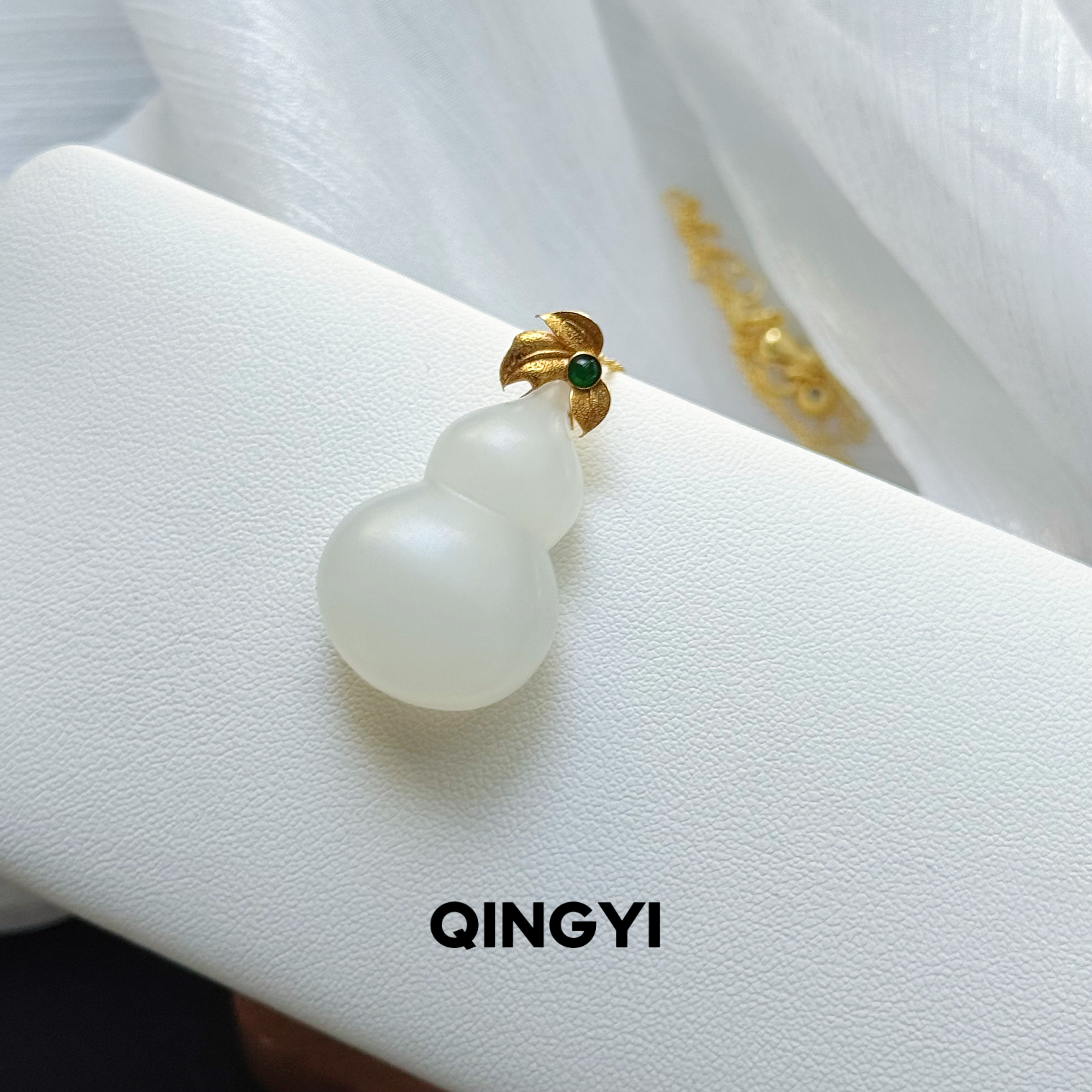 天然俄料和田玉磨砂白玉葫芦吊坠18k金女款玉石挂件坠送朋友礼物