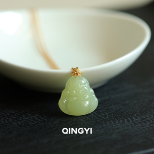 18k金镶新疆和田玉黄口佛公吊坠 笑面佛锁骨链玉石挂件送女友礼物