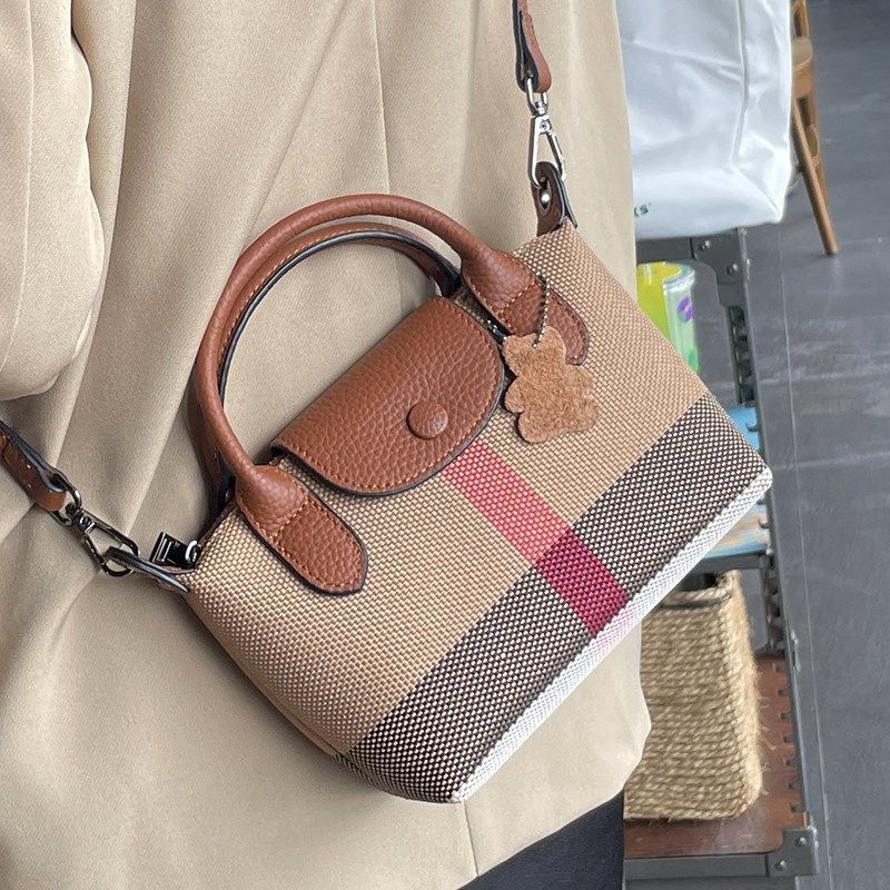 超火小包包女2024新款质感斜挎小包精致春夏手提小众独特今年爆款,箱包皮具/热销女包/男包,通用款女包,淘宝优惠券,粉丝福利购,淘宝优惠卷