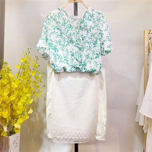 V领设计优雅 系带荷叶边拼接百搭时尚 2024夏白绿碎花雪纺大码 小衫