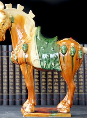唐三彩马陶瓷马摆件三花高樱大马工艺品礼品办公家居客厅酒柜摆设