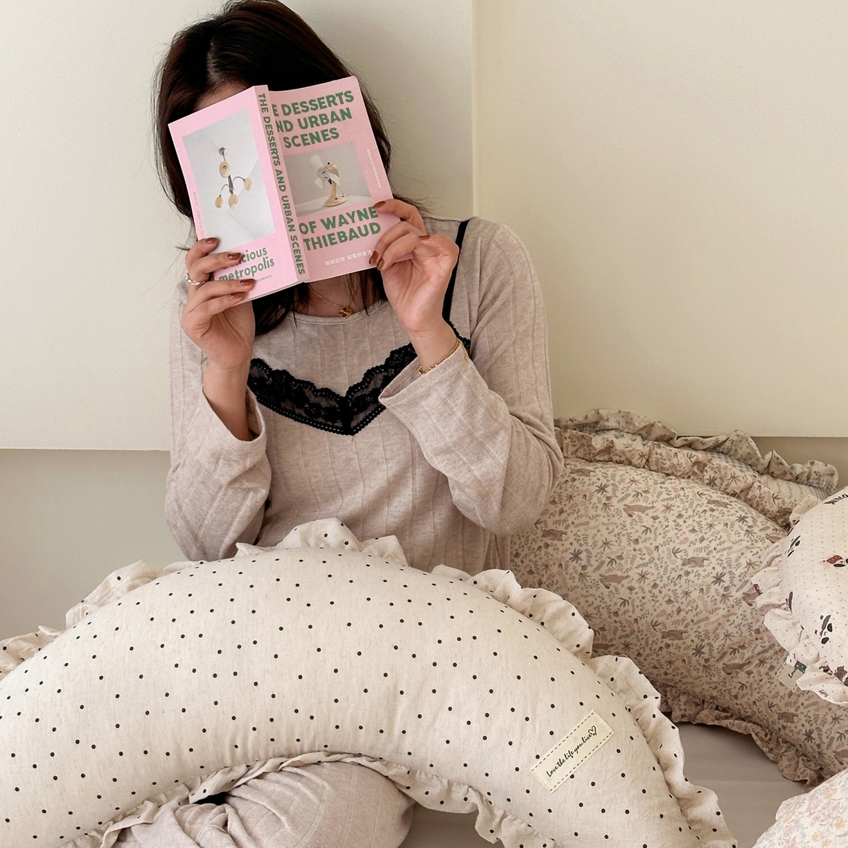 全棉花边月亮棉麻抱枕法式波点蝴蝶枕头女蕾丝荷叶边家居装饰枕头