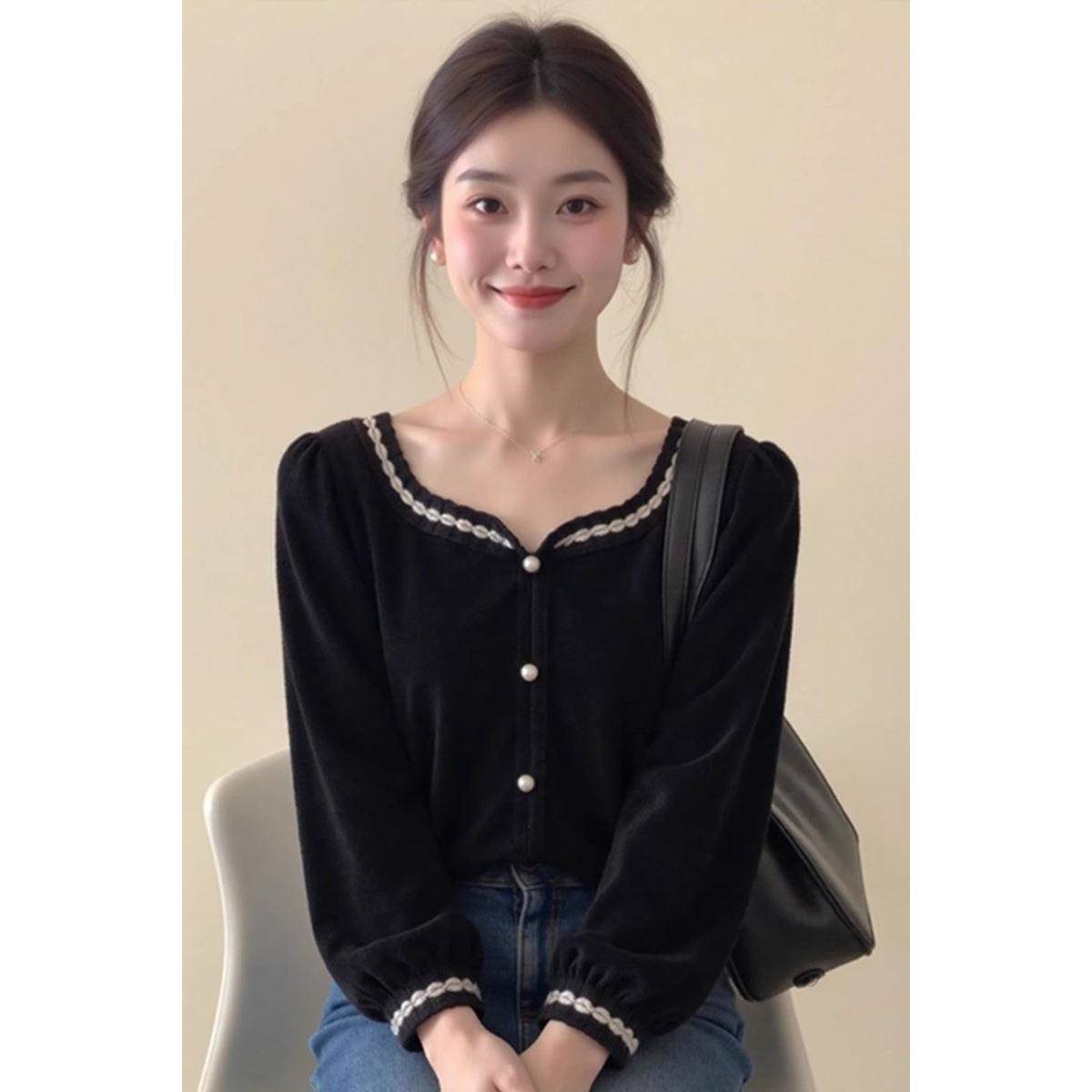 新中式盘扣丝绒上衣女2026春季独特超好看不规则修身显瘦打底衬衣