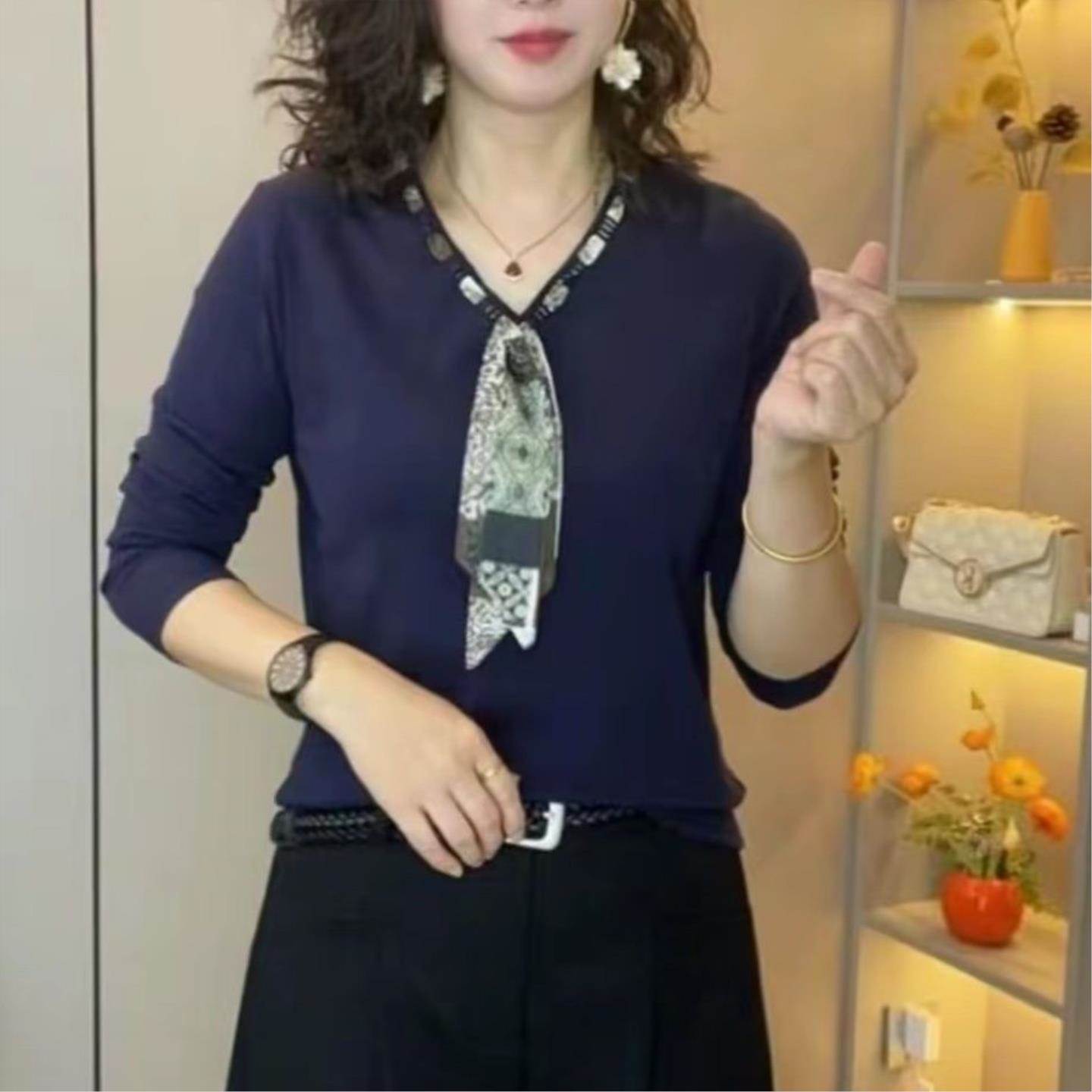 洋气显白黄色妈妈长袖打底新款时尚秋冬丝巾小衫上衣遮肉显瘦T恤