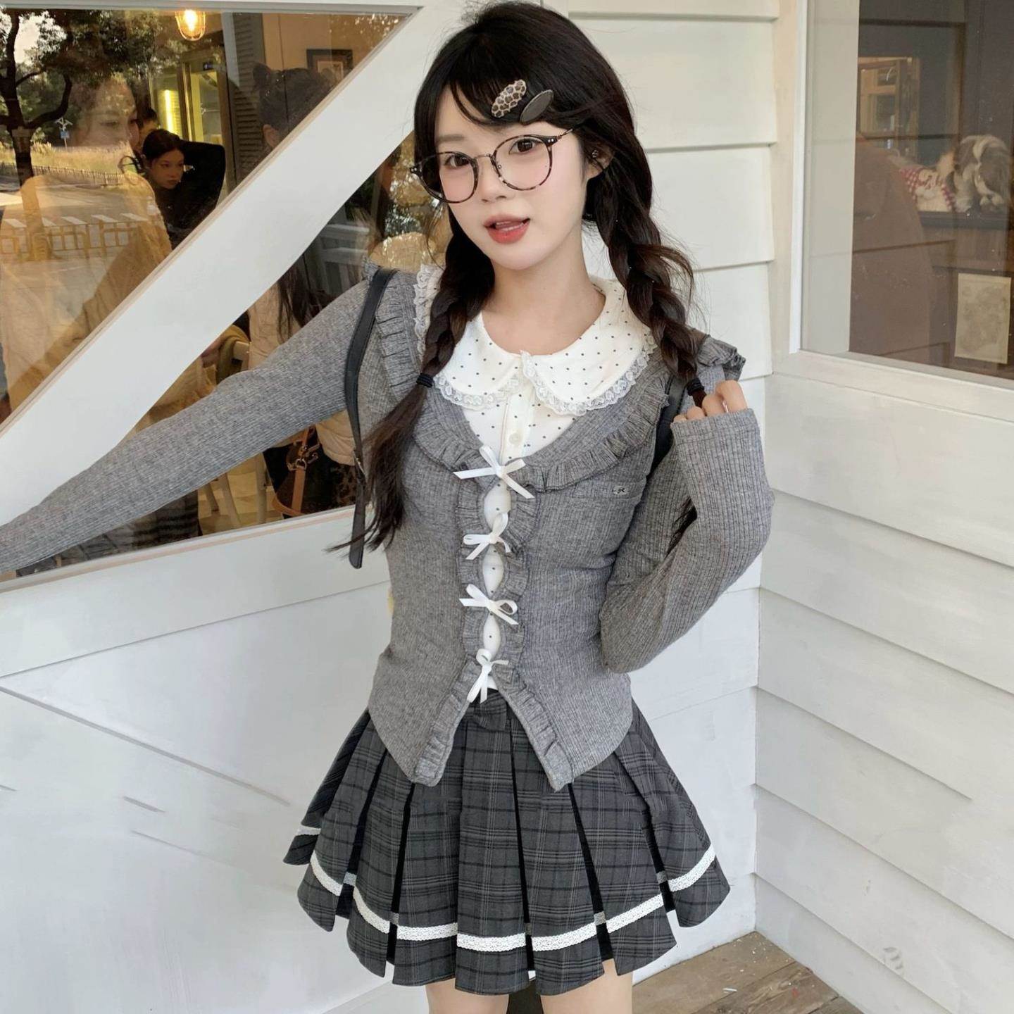春秋新款法式气质减龄甜美少女学院风长袖波点上衣外搭短裙套装女