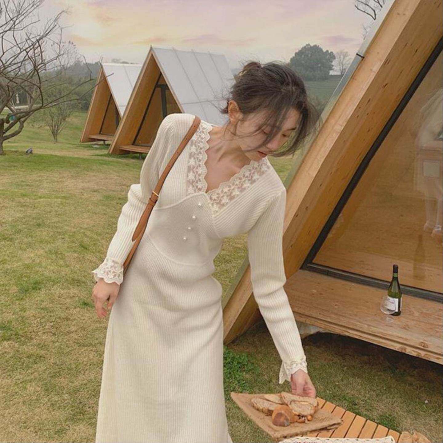 蕾丝边针织连衣裙女春夏新款法式赫本风修身显瘦百搭打底毛衣长裙