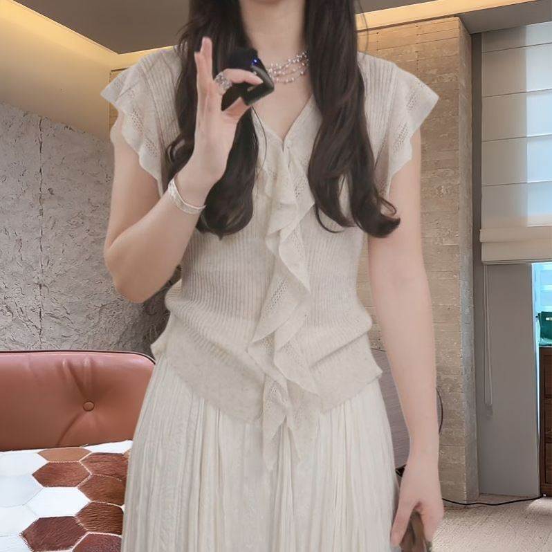 温柔系大码V领无袖上衣女夏季新款飞飞袖时尚小衫修身显瘦衬衫