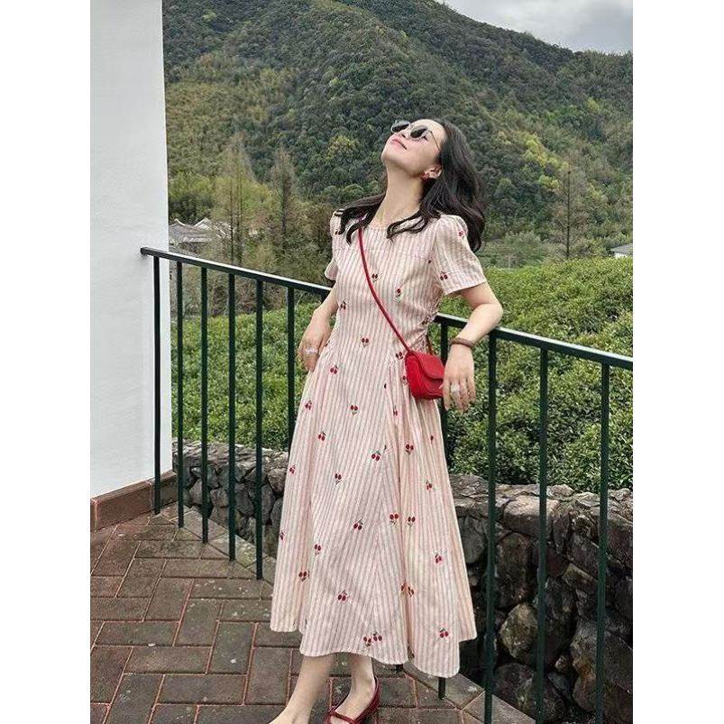 樱桃条纹法式连衣裙设计粉色短袖长裙夏季气质女装茶歇小个子裙子