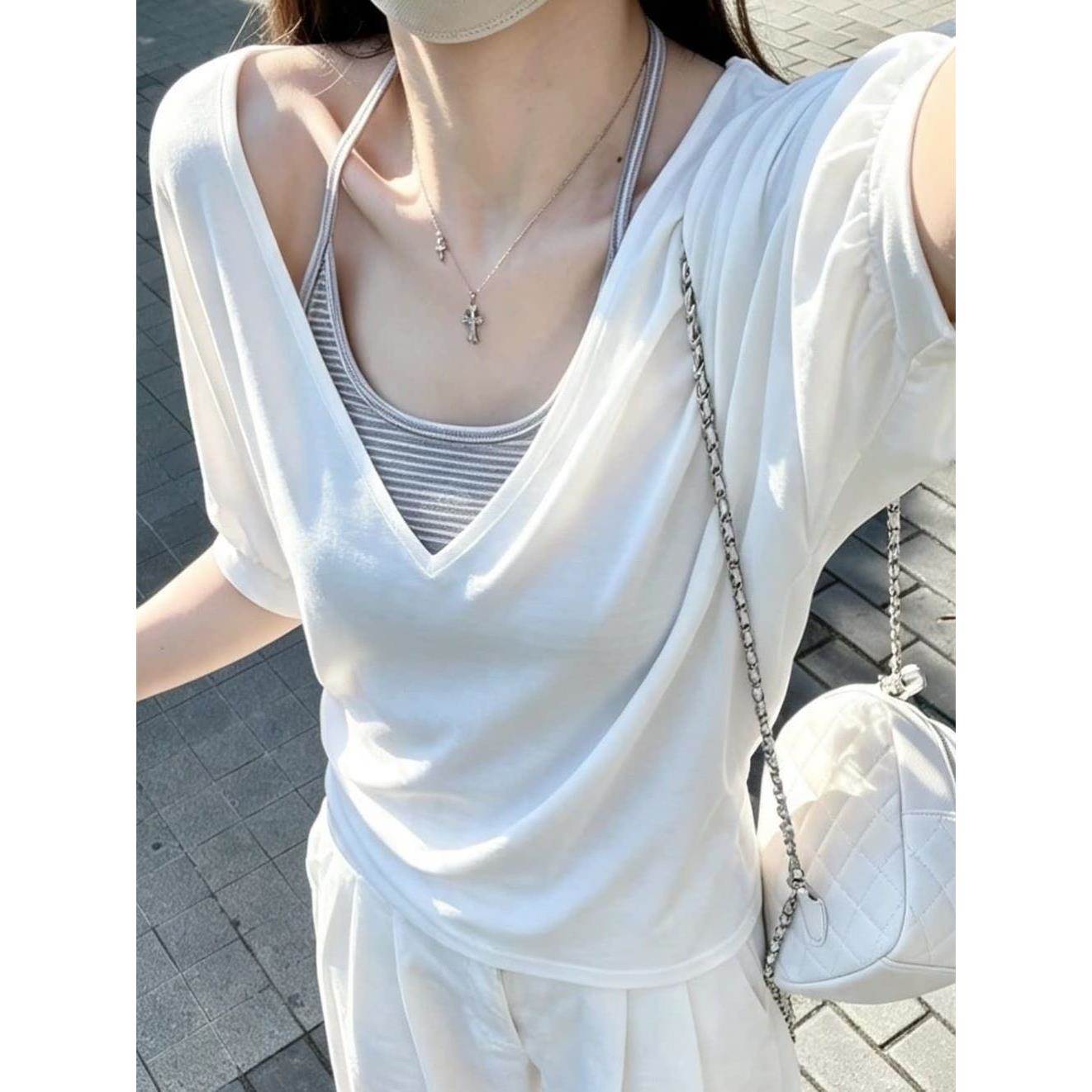 白色V领中袖T恤女2026夏季挂脖吊带背心两件套罩衫百搭休闲上衣