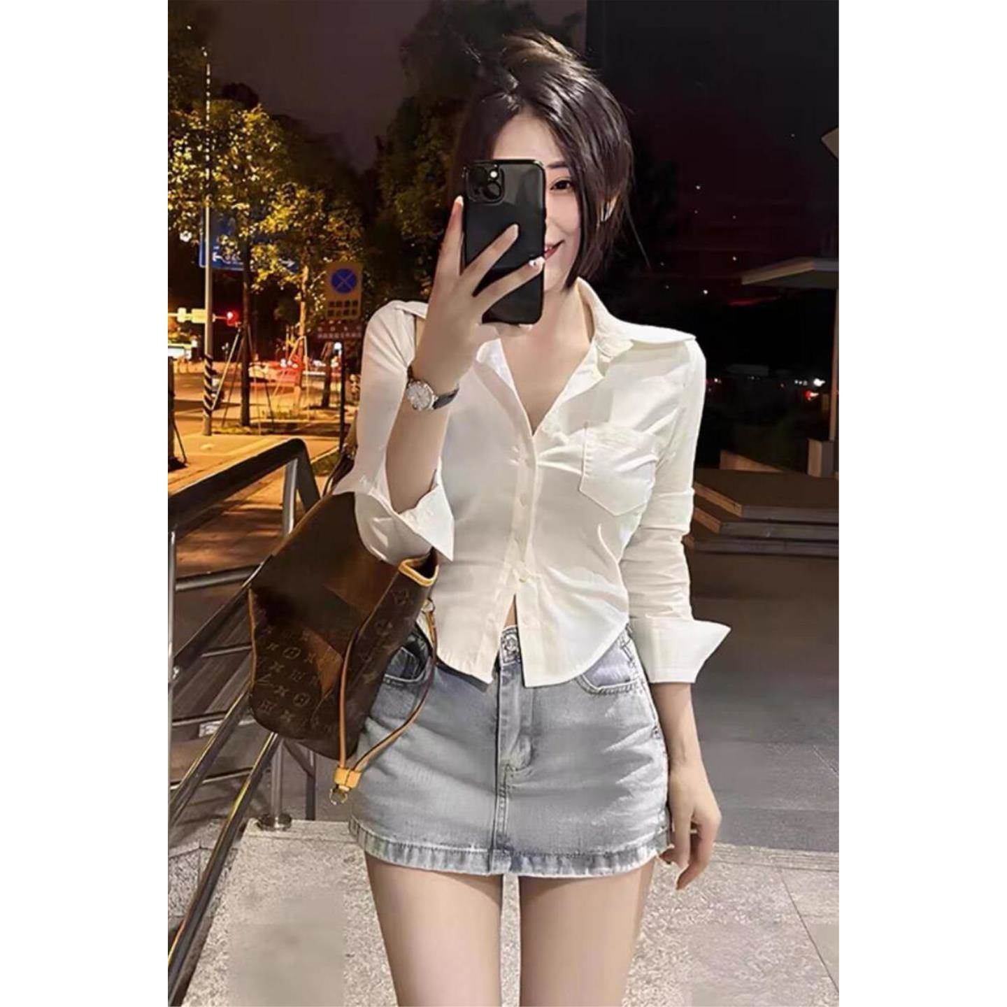 白色衬衫女2026新款秋季外穿衬衣设计感小众修身短款法式掐腰上衣