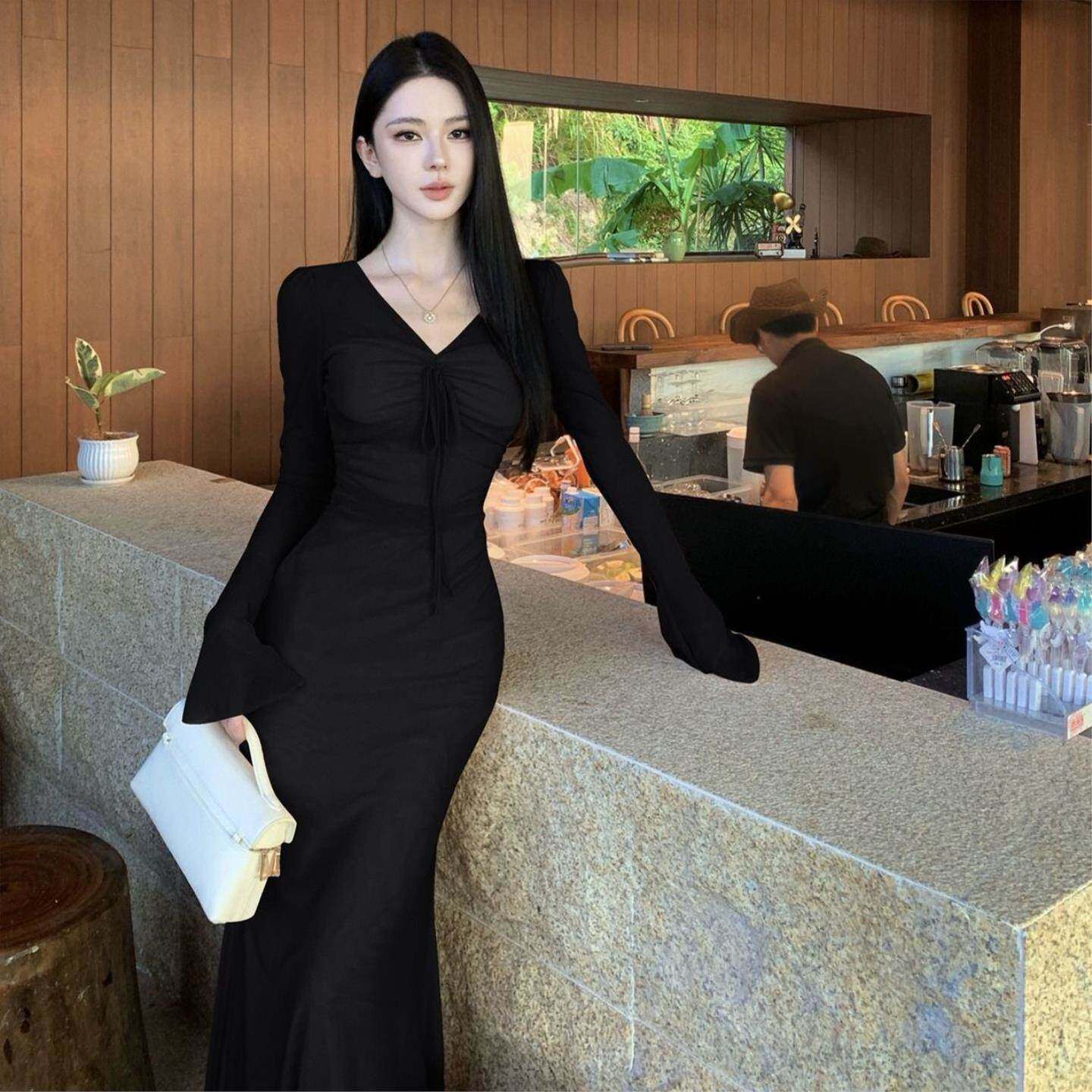 辣妹风褶皱一字肩连衣裙女春季修身显瘦喇叭袖网纱包臀裙鱼尾长裙