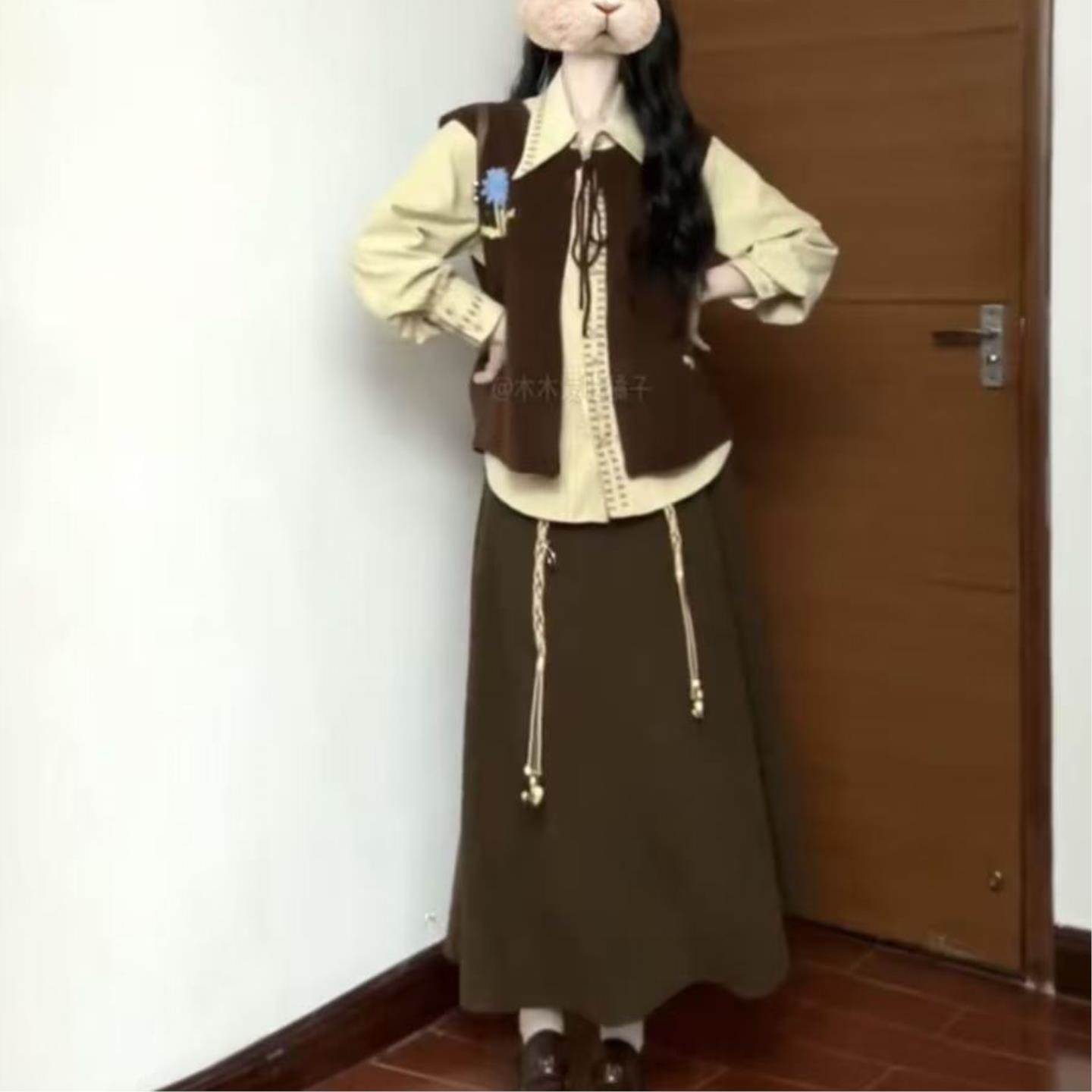 韩系气质温柔风翻领长袖上衣搭配马甲开衫高腰半身裙春季新款套装