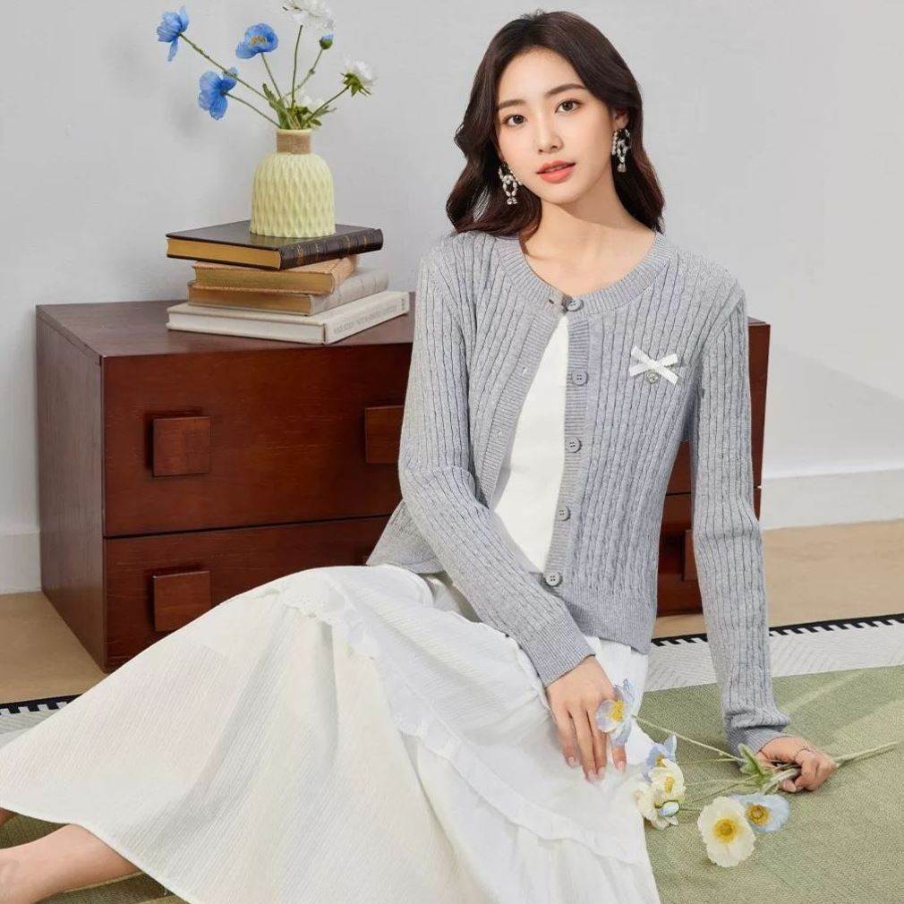 韩系小个子时尚针织开衫+吊带+白色半身裙三件套女2026春季穿搭